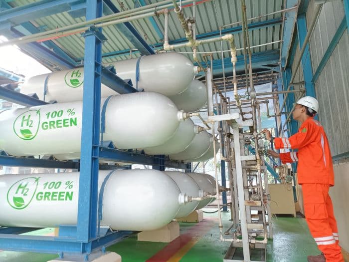 kemdiktisaintek_dorong_riset_teknologi_hidrogen_hijau_libatkan_kampus_dan_industri