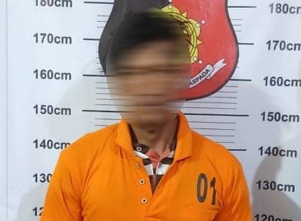 ketahuan_masuk_kamar_pencuri_kabur_bawa_dua_handphone_di_hamparan_perak