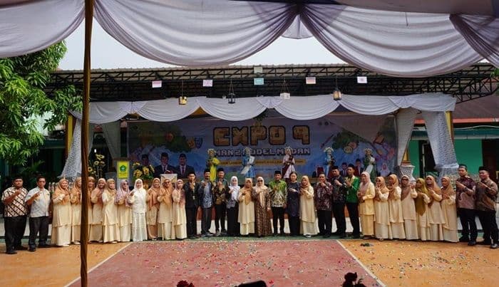 man_2_model_medan_gelar_expo_lima_bahasa_diikuti_ratusan_pelajar_sesumut
