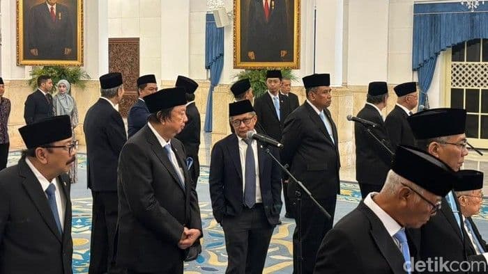 rocky_gerung_ungkap_tugas_barunya_usai_dilantik_jadi_anggota_wantimpres