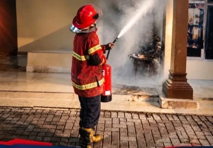 aula_cadika_pramuka_lubuk_pakam_terbakar_diduga_akibat_korsleting_listrik