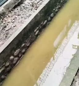 warga_keluhkan_limbah_rutan_labuhan_deli_mengalir_ke_parit_mereka