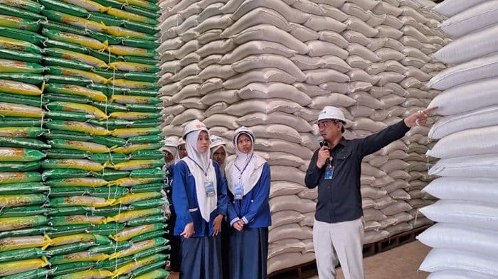 budi_cahyanto_diganti_darma_wijaya_pimpin_bulog_sumut_