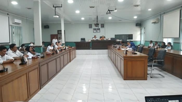 dugaan_kekerasan_peserta_didik_dprd_siantar_pertemukan_pihak_terkait