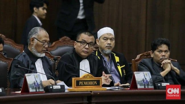 kuasa_hukum_denny_sebut_gibran_tak_bisa_maju_pilpres_berikutnya