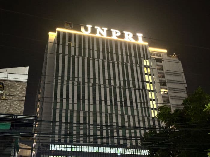 mahasiswa_unpri_diduga_lompat_dari_lantai_20