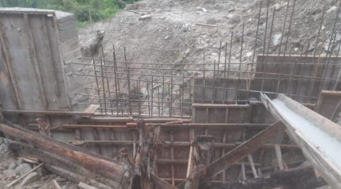 jalan_sigarantung_kembali_ditangani_efektivitas_proyek_2024_dipertanyakan