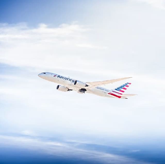 heboh_mabuk_berat_penumpang_wanita_masturbasi_di_pesawat_american_airlines_