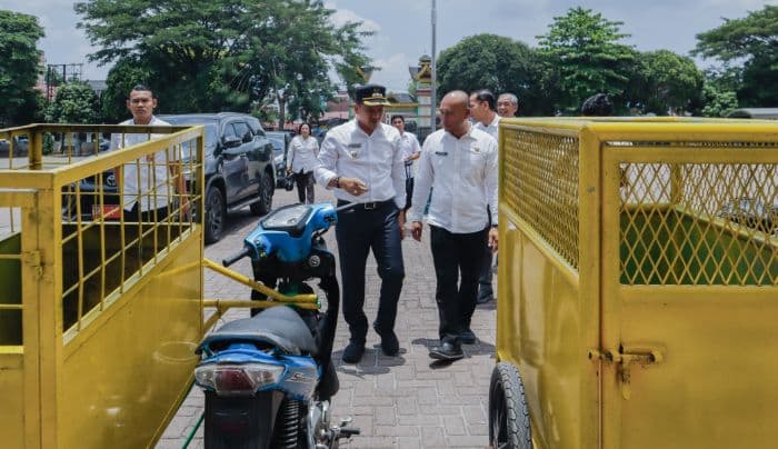 dlh_kota_tebing_tinggi_terima_bantuan_32_unit_sepeda_motor_