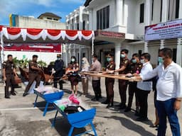 kejari_toba_musnahkan_barang_bukti_50_perkara_inkracht_didominasi_narkotika