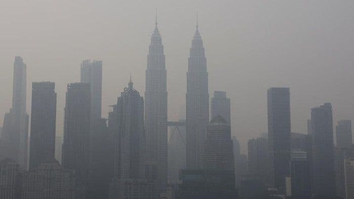 kabut_asap_karhutla_indonesia_memburuk_malaysia_liburkan_sejumlah_sekolah_