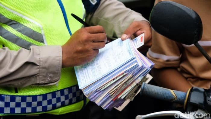 video_adu_argumen_soal_tilang_di_siantar_viral_polisi_beri_penjelasan