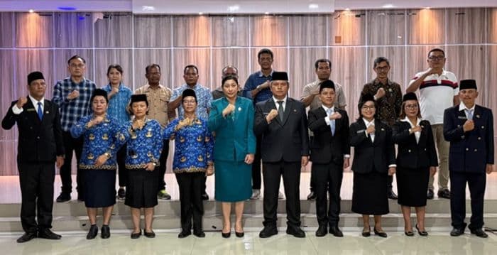 wakil_bupati_taput_lantik_12_pejabat_dorong_peningkatan_pelayanan_publik