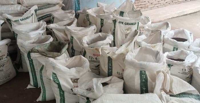 sebuah_rumah_di_tebing_tinggi_diduga_jadi_tempat_pengoplosan_pupuk_
