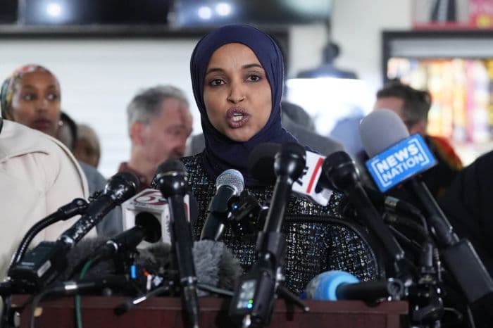 agen_federal_as_geledah_rumah_politikus_muslim_demokrat_ilhan_omar