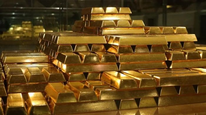 harga_emas_dunia_pekan_ini_terbang_ke_us4500_atau_anjlok_ke_us4000