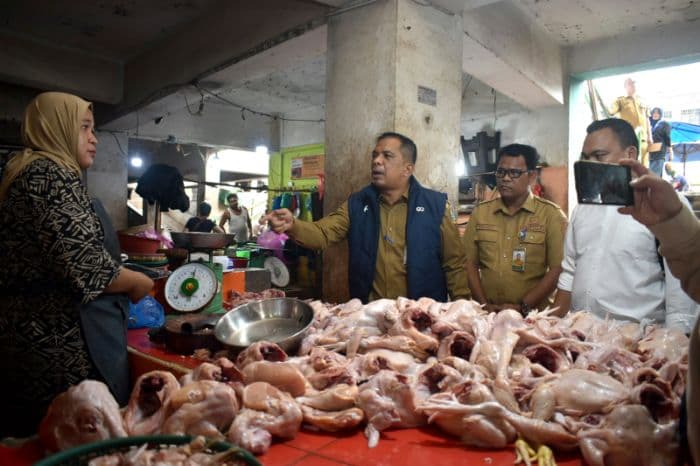 pemprov_sumut_intervensi_pasar_targetkan_cabai_rp55000_dan_ayam_rp35000kg