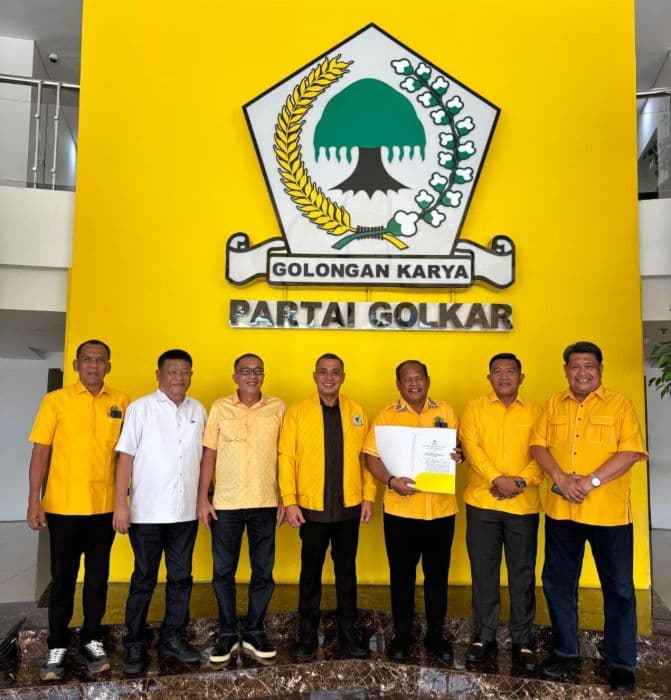 viktor_silaen_resmi_jadi_sekretaris_golkar_sumut_dampingi_andar_amin_harahap