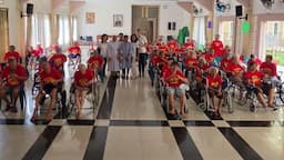 konjen_india_di_medan_gelar_nobar_dan_berbagi_kebahagiaan_dengan_lansia_