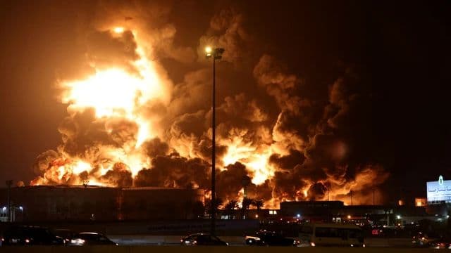 rudal_houthi_hantam_kantor_industri_minyak_aramco_milik_arab_saudi