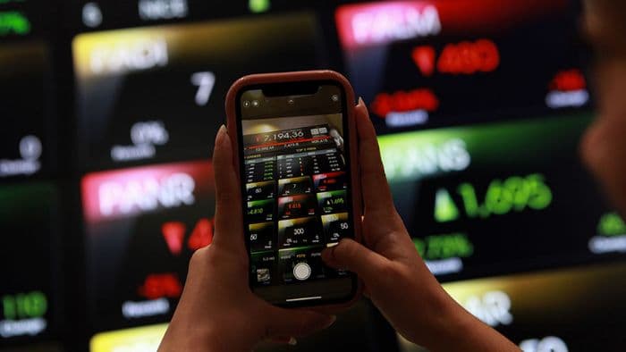 pasca_reshuffle_menkeu_ihsg_dan_rupiah_kompak_melemah