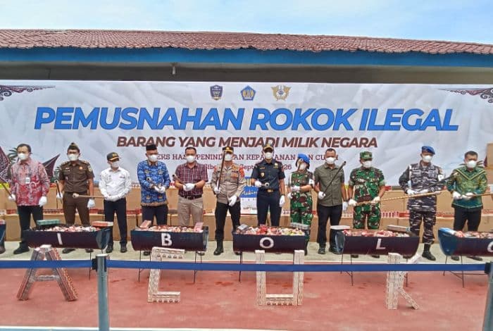 bea_cukai_sibolga_musnahkan_43_juta_rokok_ilegal_senilai_rp64_miliar