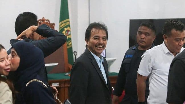 roy_suryo_didakwa_cemarkan_nama_baik_jokowi_dalam_kasus_tudingan_ijazah_palsu