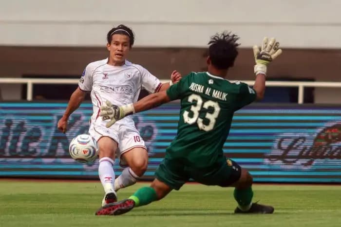 garudayaksa_fc_unggul_21_atas_arema_fc_di_babak_pertama