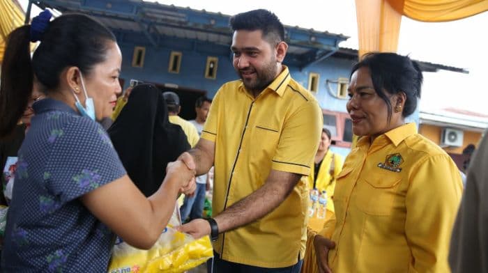 golkar_medan_salurkan_3062_paket_sembako_sambut_hut_ke62