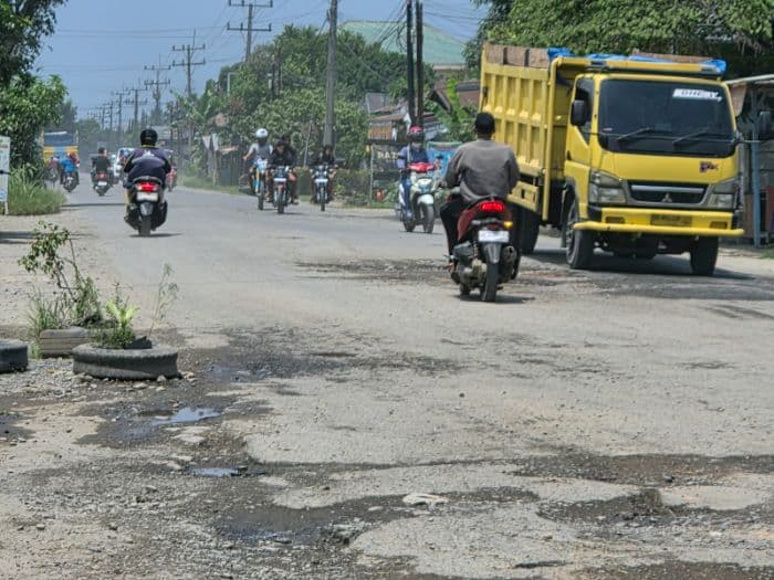 jalan_rusak_di_kecamatan_binjai_dijadwalkan_masuk_tender_pekan_ini