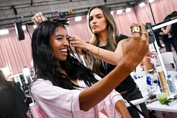 wujudkan_mimpi_masa_kecil_putri_kobe_bryant_debut_di_victorias_secret_fashion_show_2026_