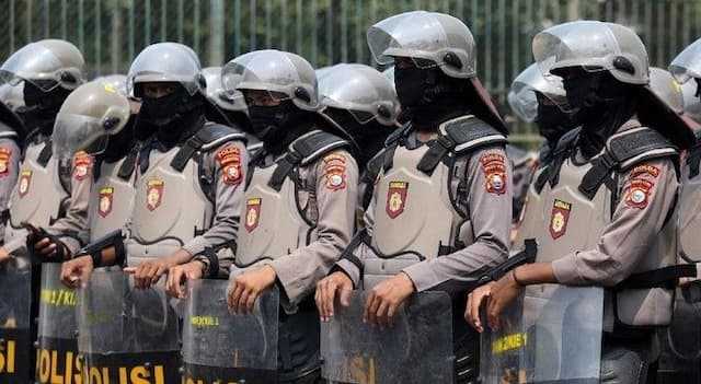 jelang_demo_20_oktober_polisi_perketat_pengamanan_gerbang_tol_menuju_jakarta