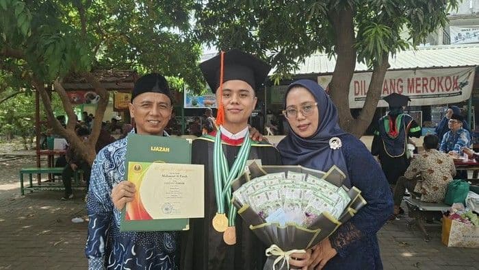 kisah_al_finsih_penerima_kip_kuliah_yang_jadi_wisudawan_terbaik_feb_unj