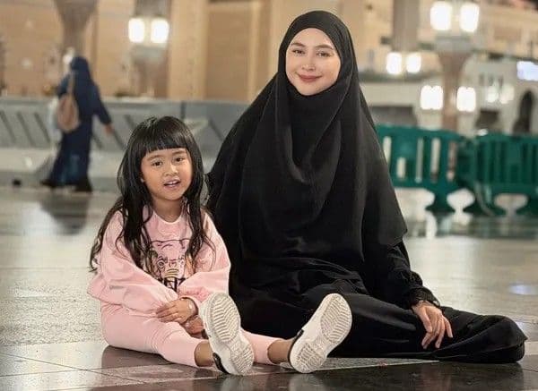 ria_ricis_siap_arahkan_moana_ke_dunia_modeling_asalkan_anak_bahagia