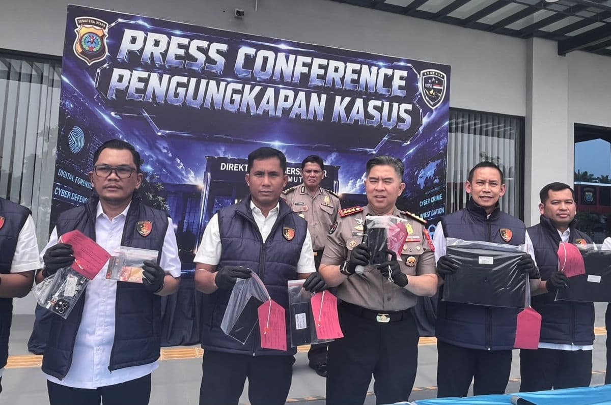 _polda_sumut_tangkap_5_operator_judi_online_di_apartemen_grand_jati_junction_