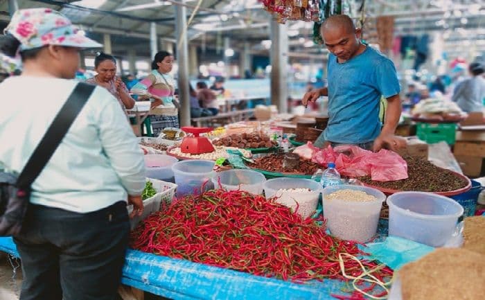 harga_cabai_merah_keriting_di_samosir_turun_rp10000_ayam_broiler_jadi_rp42000_per_kg
