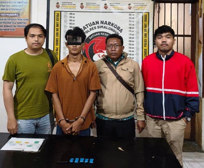 transaksi_di_lapangan_bola_karangsari_pemuda_18_tahun_di_simalungun_ditangkap_bawa_5_paket_ganja_