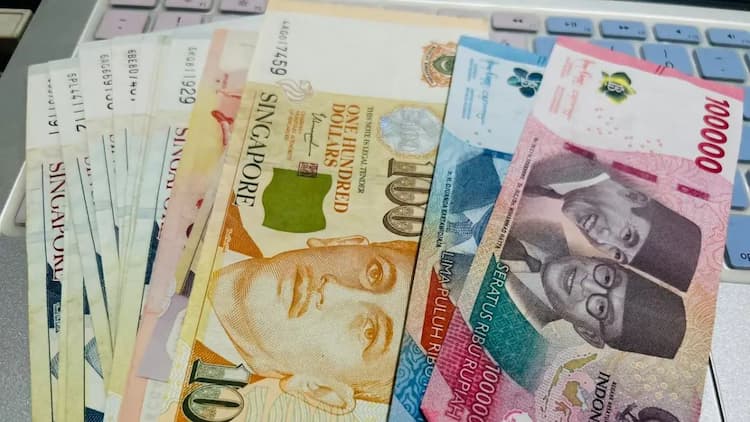 rupiah_melemah_ke_rp18068_per_dolar_as_harga_minyak_brent_tembus_us112