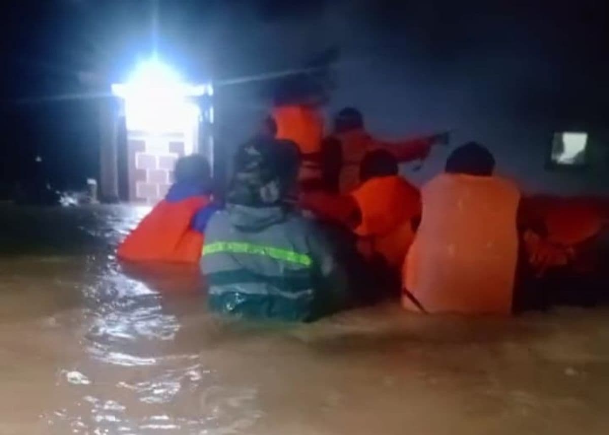 banjir_kembali_merendam_bonalumban_bpbd_tapteng_sisir_rumah_warga