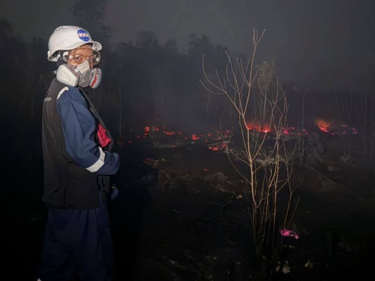 baru_tiba_dari_madinah_ratna_galih_langsung_terbang_ke_kalimantan_bantu_padamkan_karhutla
