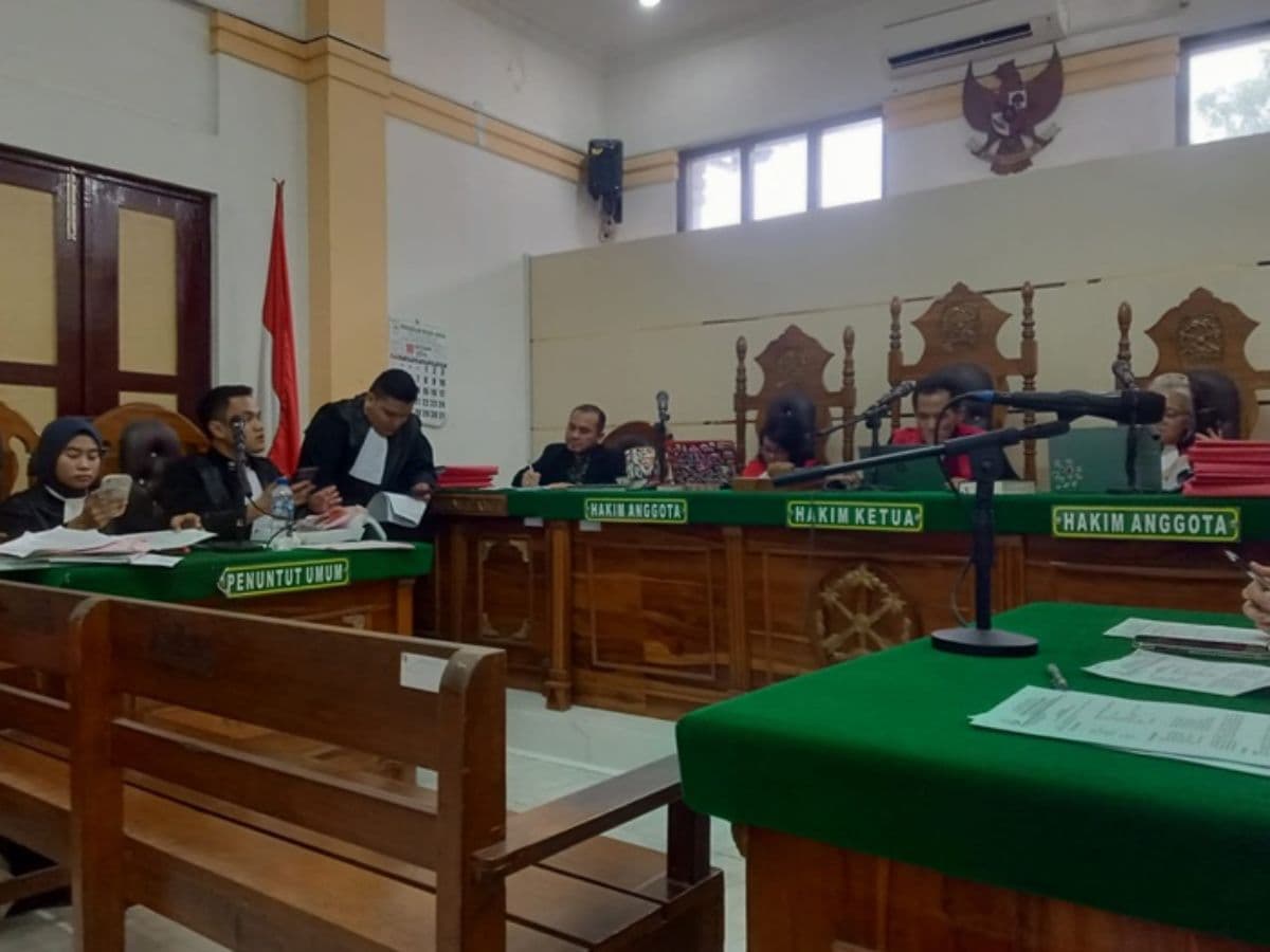 dua_pria_di_medan_didakwa_perdagangkan_sisik_trenggiling_22_kg_dijual_seharga_rp100_ribu_