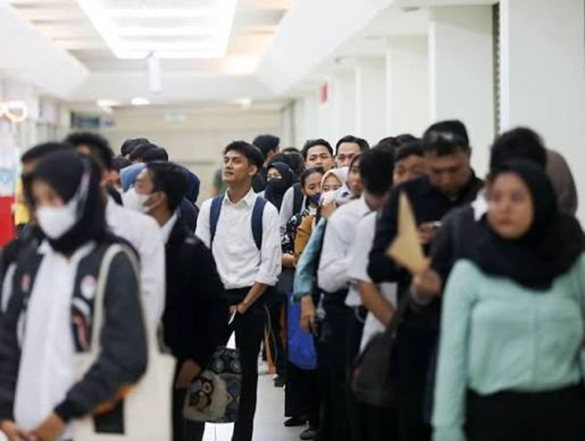 mulai_1_januari_2027_pencari_kerja_di_jakarta_bisa_naik_transportasi_umum_gratis