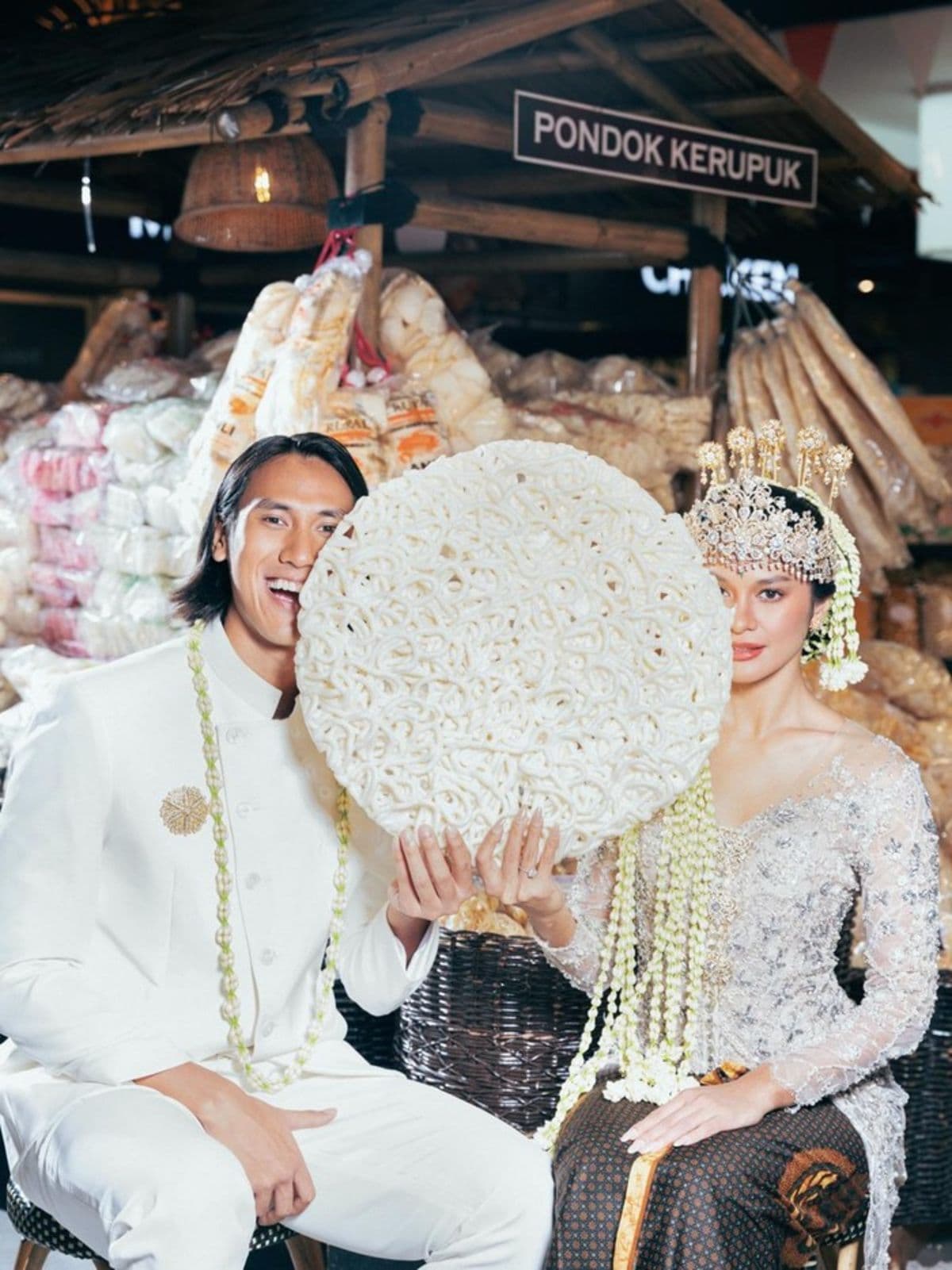 sean_gelael_dan_hana_malasan_jalani_foto_prewedding_yang_unik