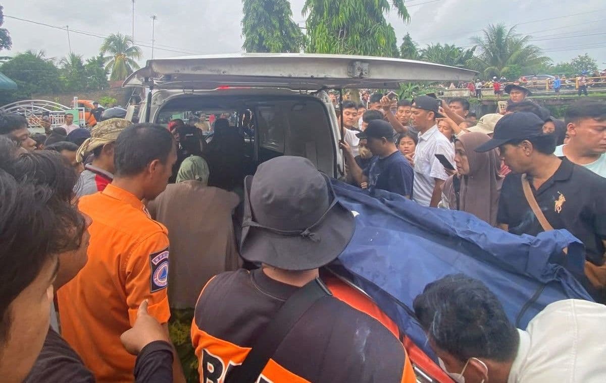 korban_hanyut_di_sungai_batu_bara_ditemukan_ditemukan_tak_bernyawa_