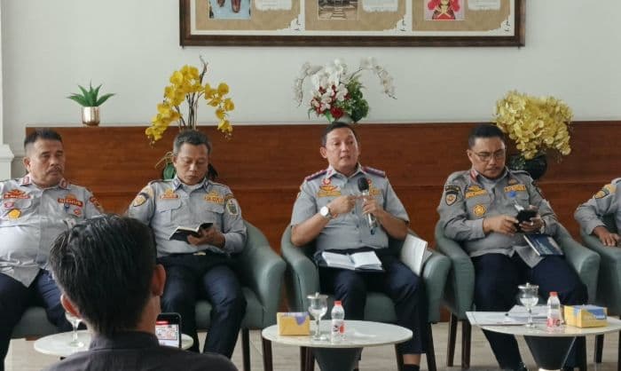 dishub_sumut_siapkan_bus_perintis_gratis_di_lima_kabupaten_untuk_pelajar