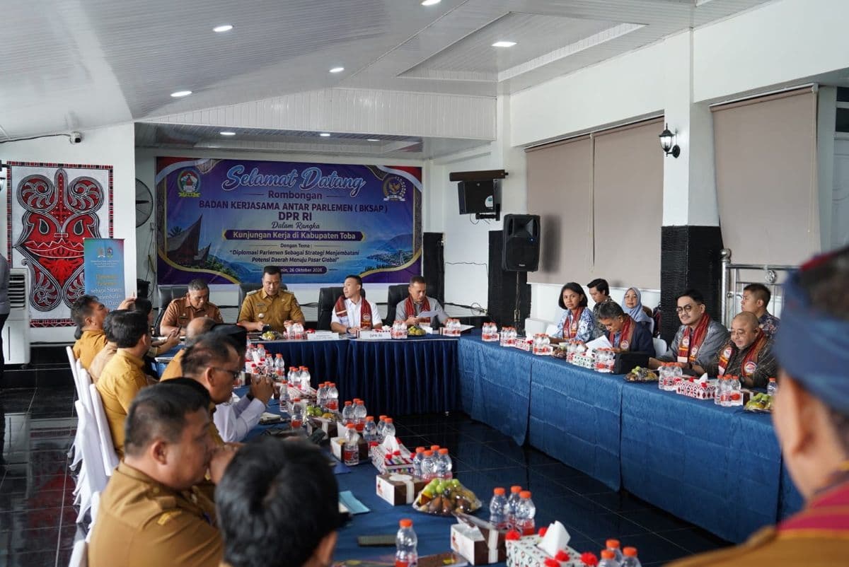 bupati_toba_dorong_promosi_agrowisata_kopi_arabika_ke_pasar_internasional