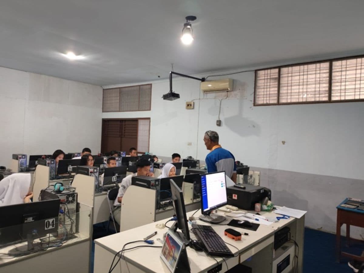 hari_pertama_tka_di_sman_4_pematangsiantar_berjalan_lancar_tanpa_kendala_