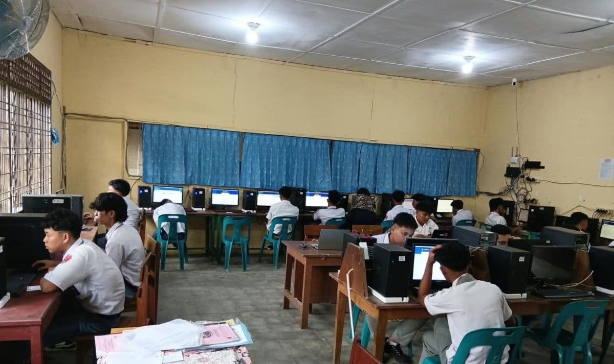 hari_pertama_tka_di_smkn_2_pematangsiantar_berjalan_lancar_75_komputer_disiagakan