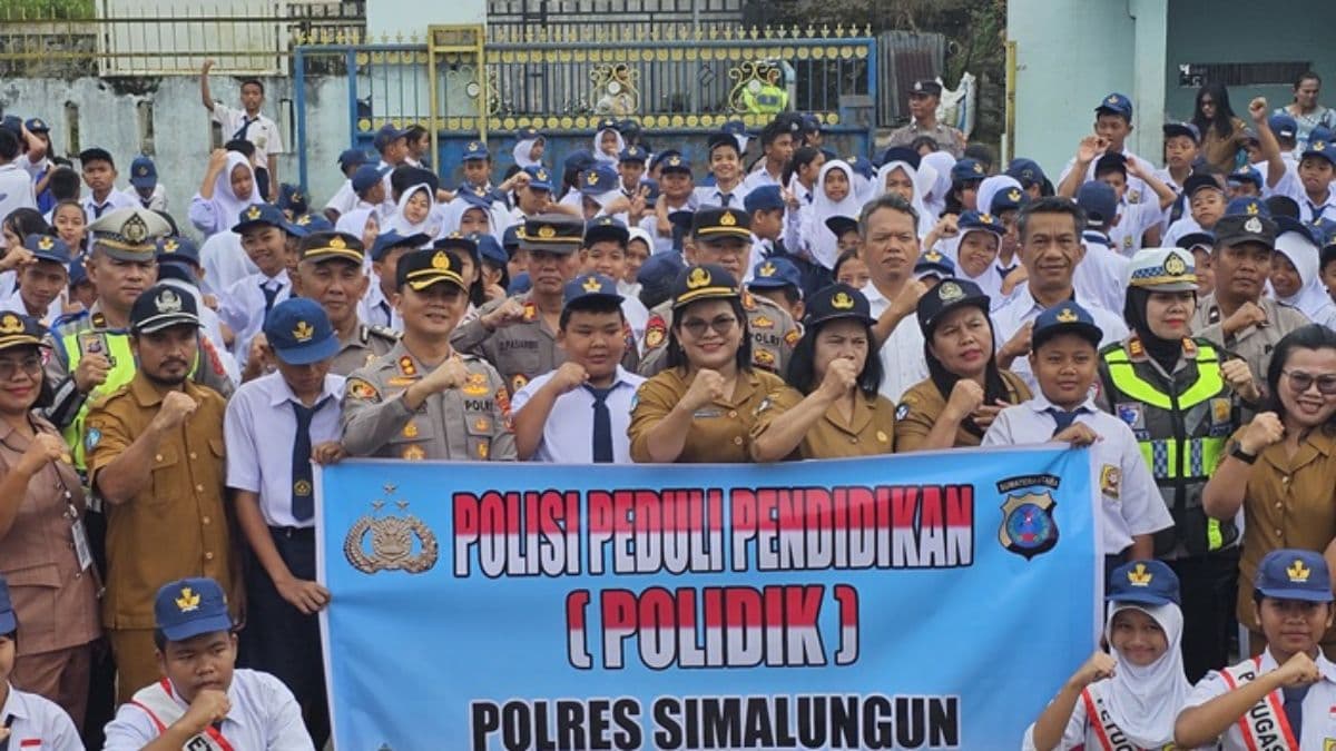 kapolres_simalungun_ingatkan_300_siswa_smpn_1_panei_jangan_ikut_tawuran_