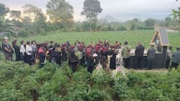 wakil_rektor_ii_itb_dimakamkan_di_samping_kuburan_ayahnya